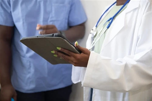 Tendințe viitoare în repoziționarea acului pentru biopsie mamară: inteligență...